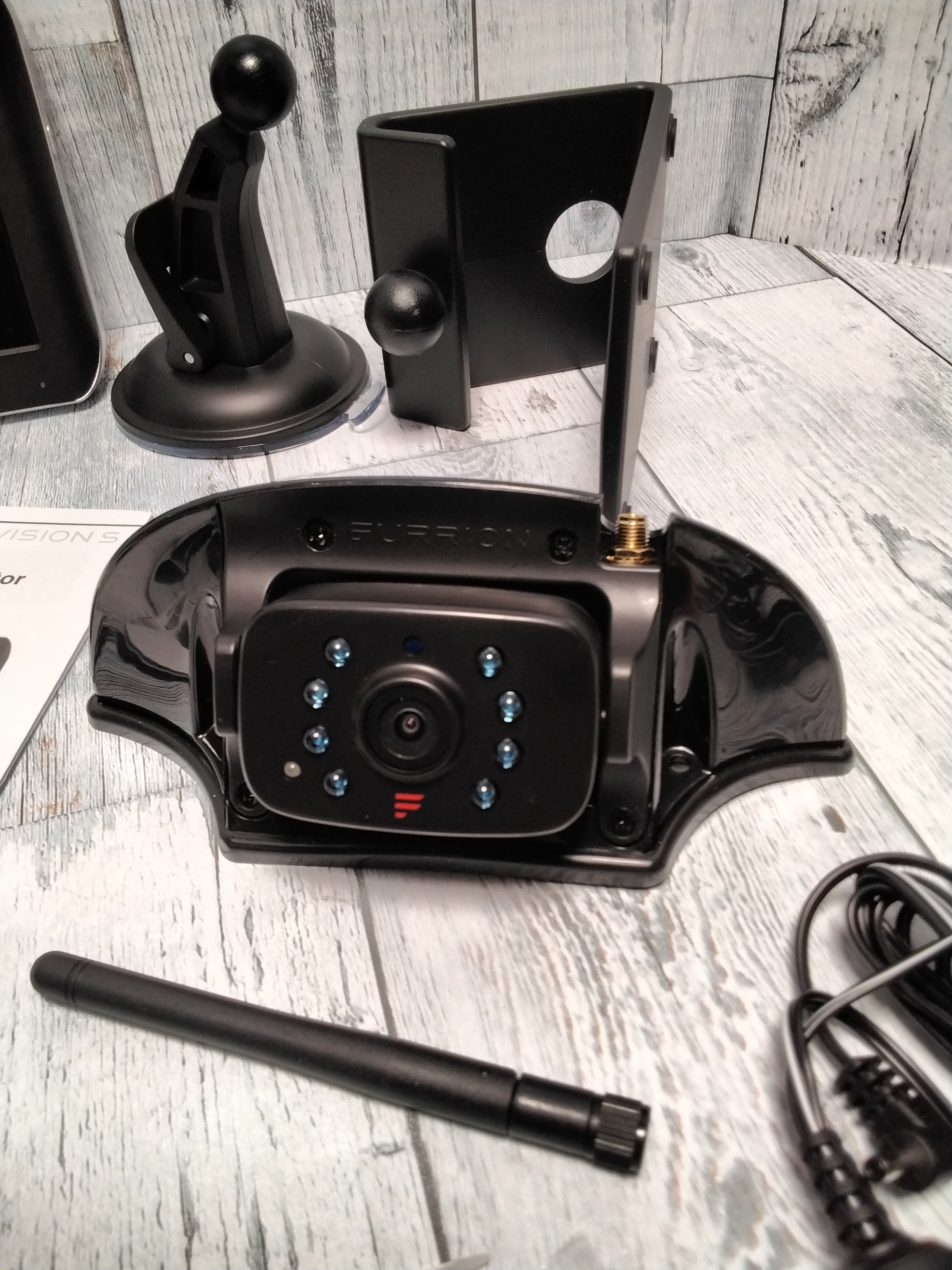 Furrion Vision S 7 Inch Wireless RV Backup System with 1 Rear Sharkfin Camera (7897697648878)